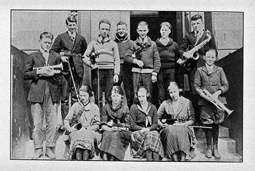 Yearbook Tum Tum 1921